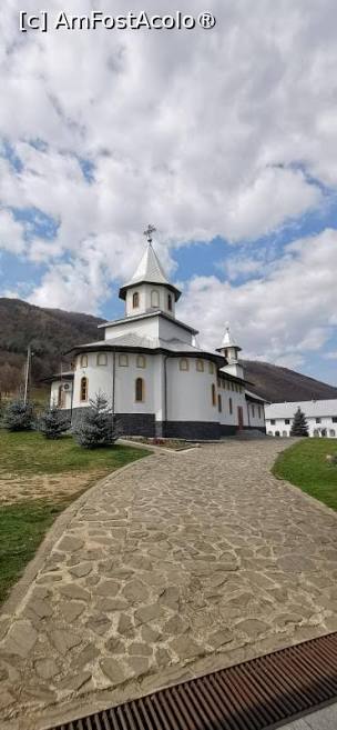 Pictura interioară realizată de Gabriela și Sabin Drinceanu (1999-2000)