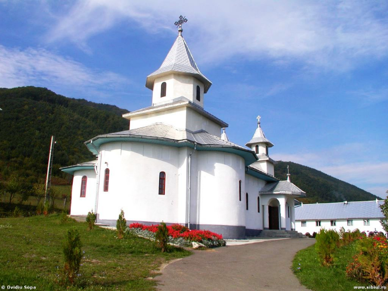 Turla principală a Bisericii Sfânta Treime